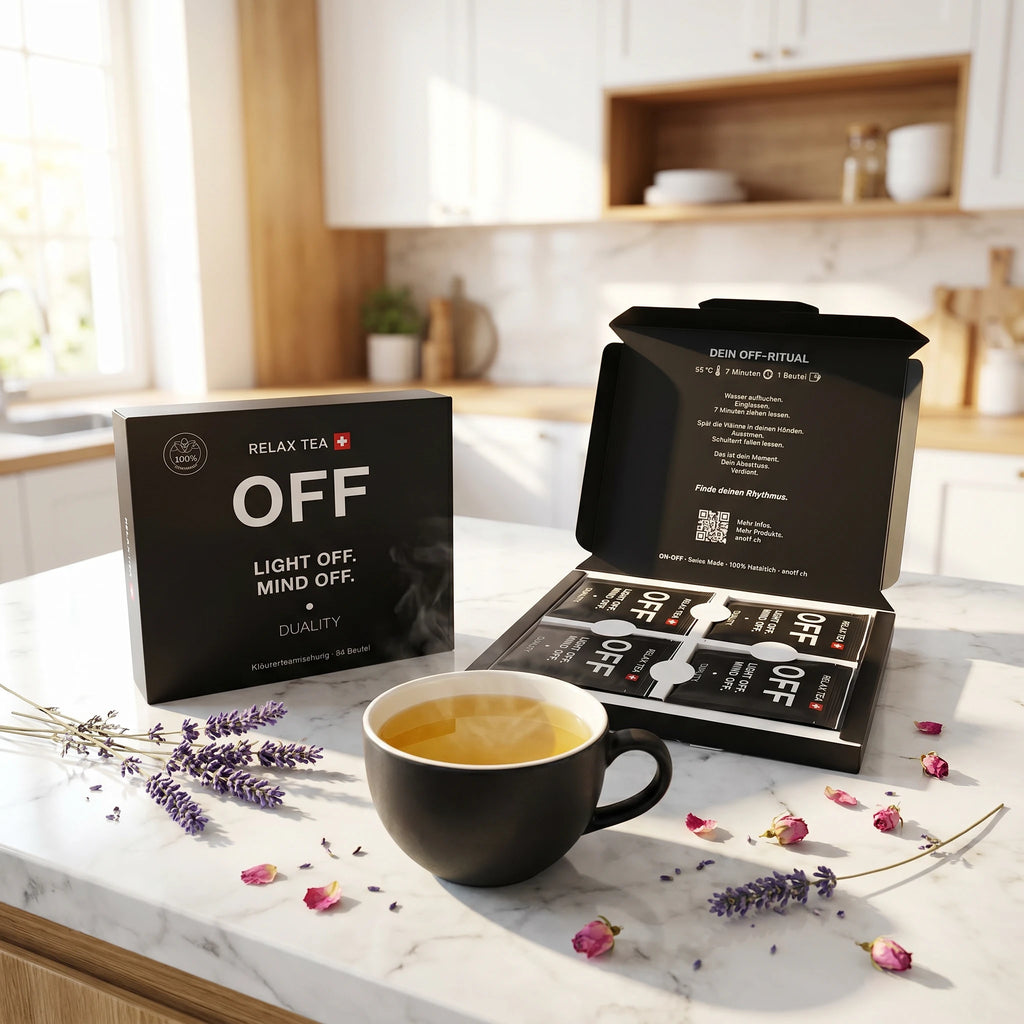 OFF TEE RELAX TEA – Bio-Kräutertee Verpackung offen und geschlossen mit schwarzer Tasse, Lavendel Kräuterteemischung koffeinfrei, natürliche Nahrungsergänzung Abendritual, ONOFF Duality Swiss Made