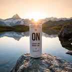 Energy Drink aus der Schweiz: ON Power Drink am Bergsee – Fokus und Energie für den Tag.